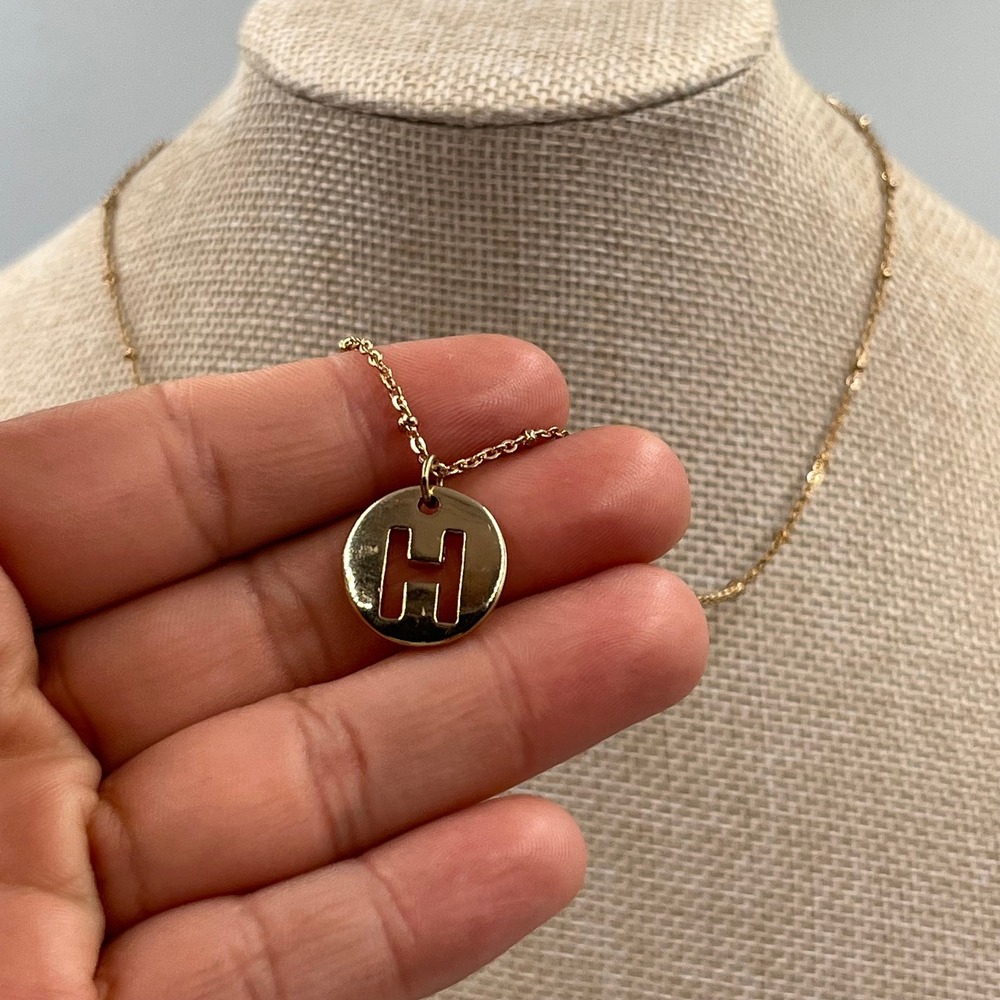 Vintage Gold Tone Initial "H" Pendant Necklace Minimalist Disc Charm Classic 18"